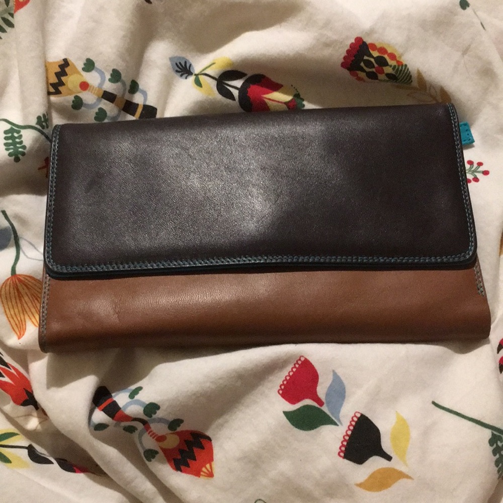 Leather tri-fold zip wallet with teal accents